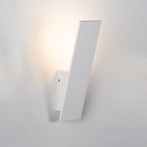  Настенный светодиодный светильник Italline 6W 3000K 120° IT01-6096S white