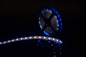 Лента светодиодная SWG стандарт SMD 5050 60 LED/м 14.4 Вт/м 12В IP20 Цвет: Синий 000029